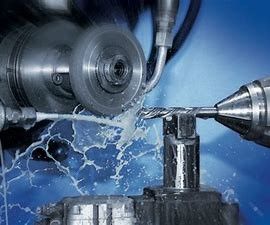 Καλή τιμή Μη τοξικό τέμνον υγρό λιπαντικό έλαιο μετάλλων χωρίς υποκίνηση δερμάτων σε απευθείας σύνδεση